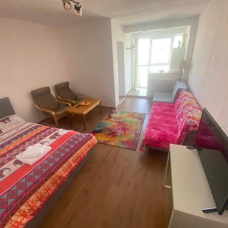 Lovely 1 Bedroom Near Arena Nationala With Ac And Free Street Parking Bukarest Exterior foto