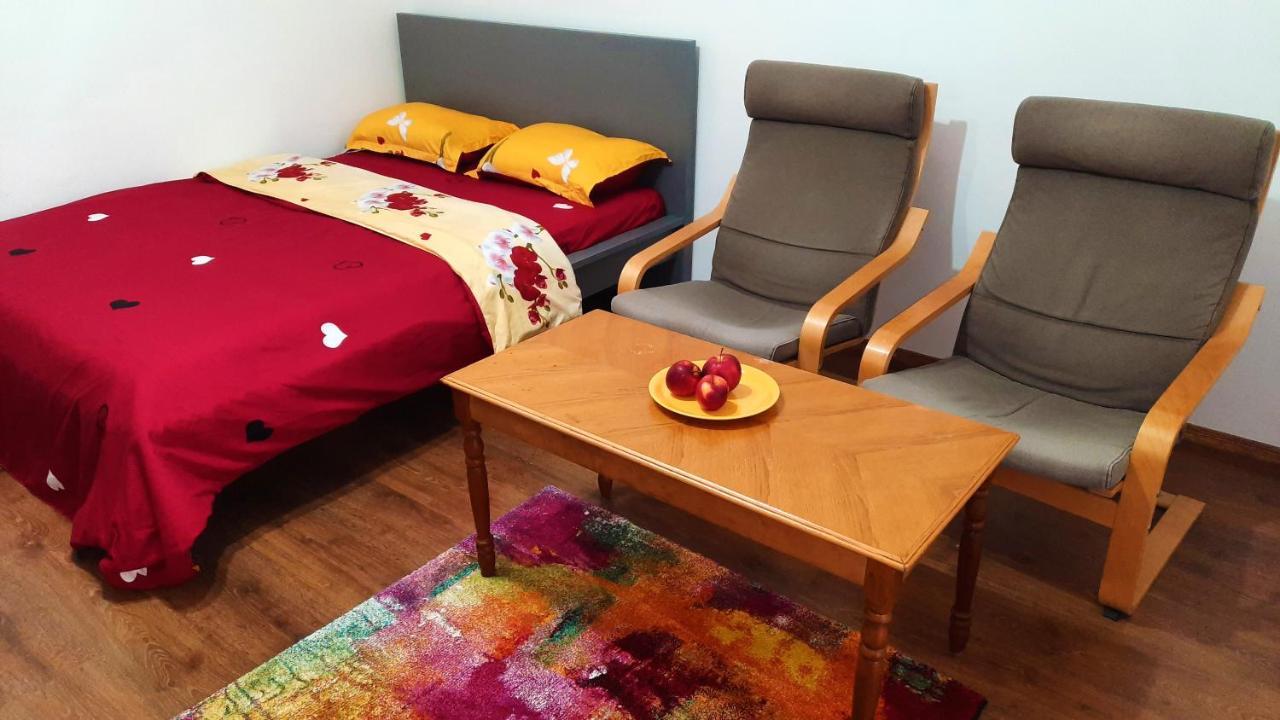 Lovely 1 Bedroom Near Arena Nationala With Ac And Free Street Parking Bukarest Exterior foto