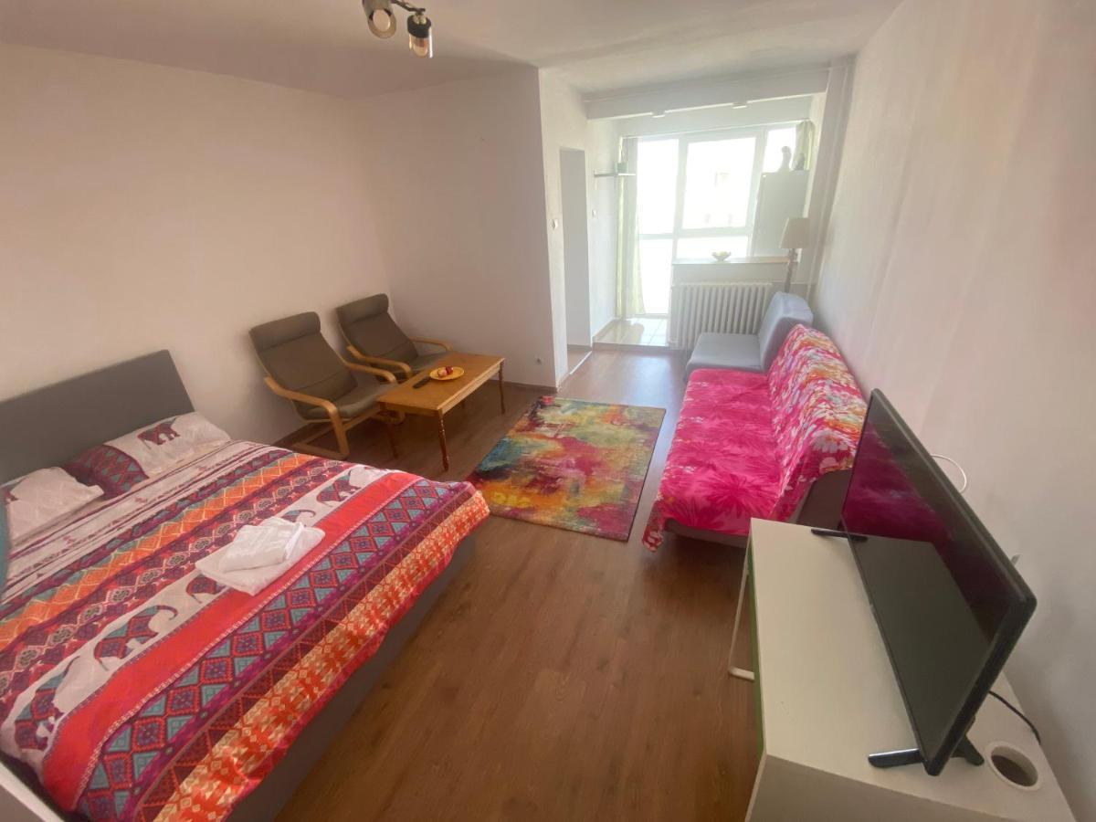 Lovely 1 Bedroom Near Arena Nationala With Ac And Free Street Parking Bukarest Exterior foto